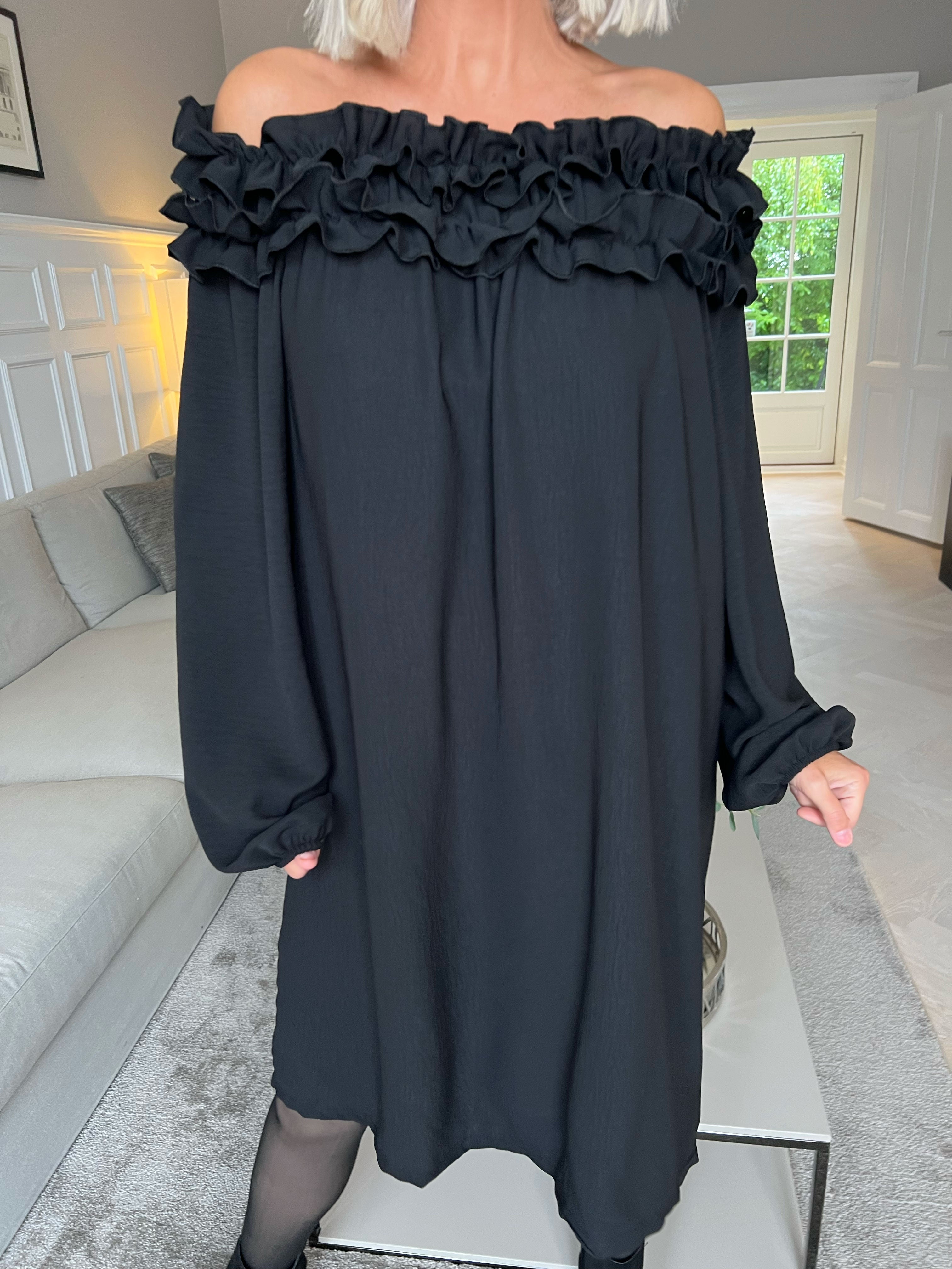 Chili Dress - Klänning med långa ärmar och volanger